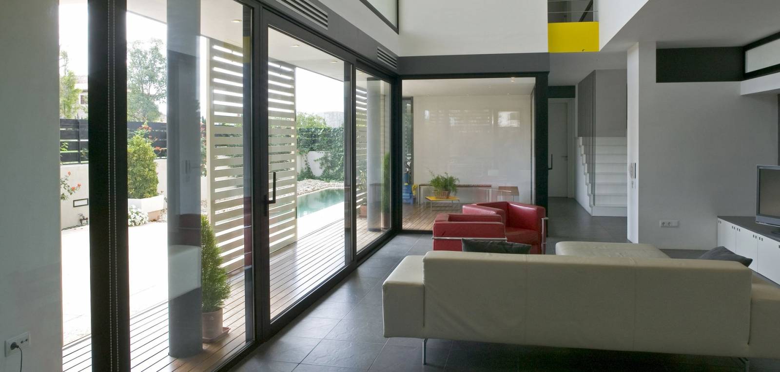 Quels sont les avantages des fenêtres en aluminium avec Grand Sud Habitat à Marseille ?