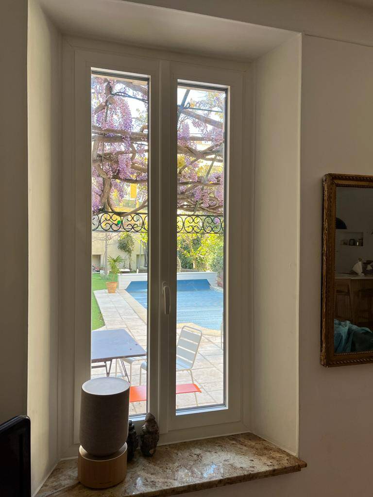 Pose de fenêtres en PVC pour une jolie maison en rénovation à La Ciotat 13600 près de Marseille