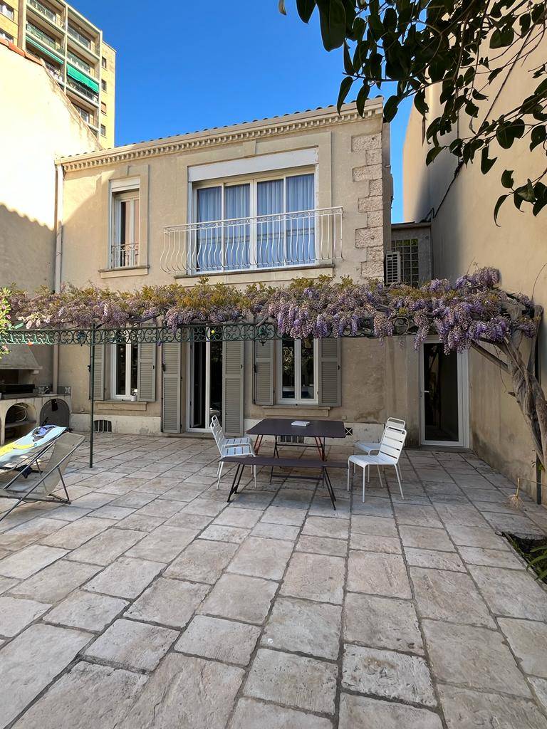 Pose de fenêtres en PVC pour une jolie maison en rénovation à La Ciotat 13600 près de Marseille