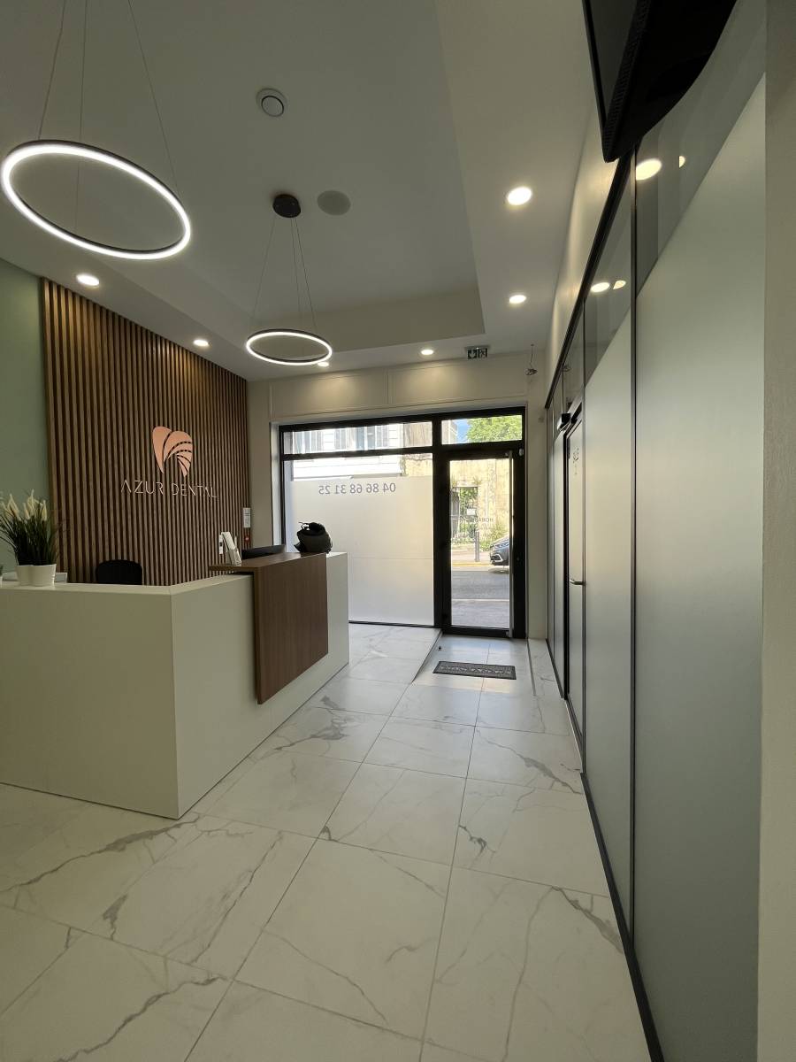 Grand Sud Habitat : une devanture sur mesure pour un cabinet dentaire élégant à Marseille 13006