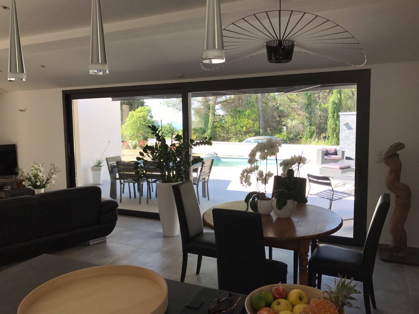 Pose de baie vitrée coulissante Grand Sud Habitat à Marseille