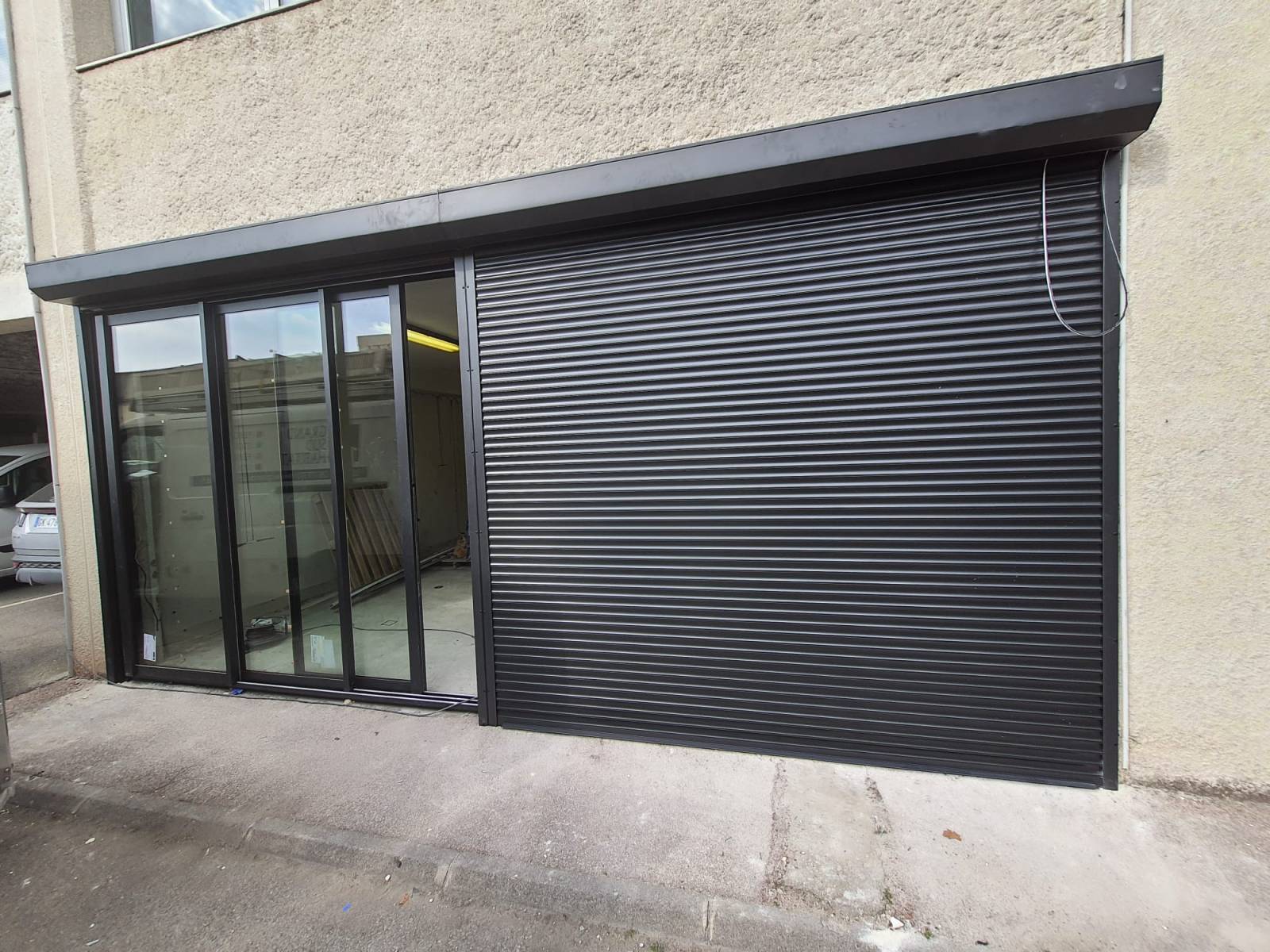 Installation de fenêtre double vitrage en alu à Marseille 13009 Michelet