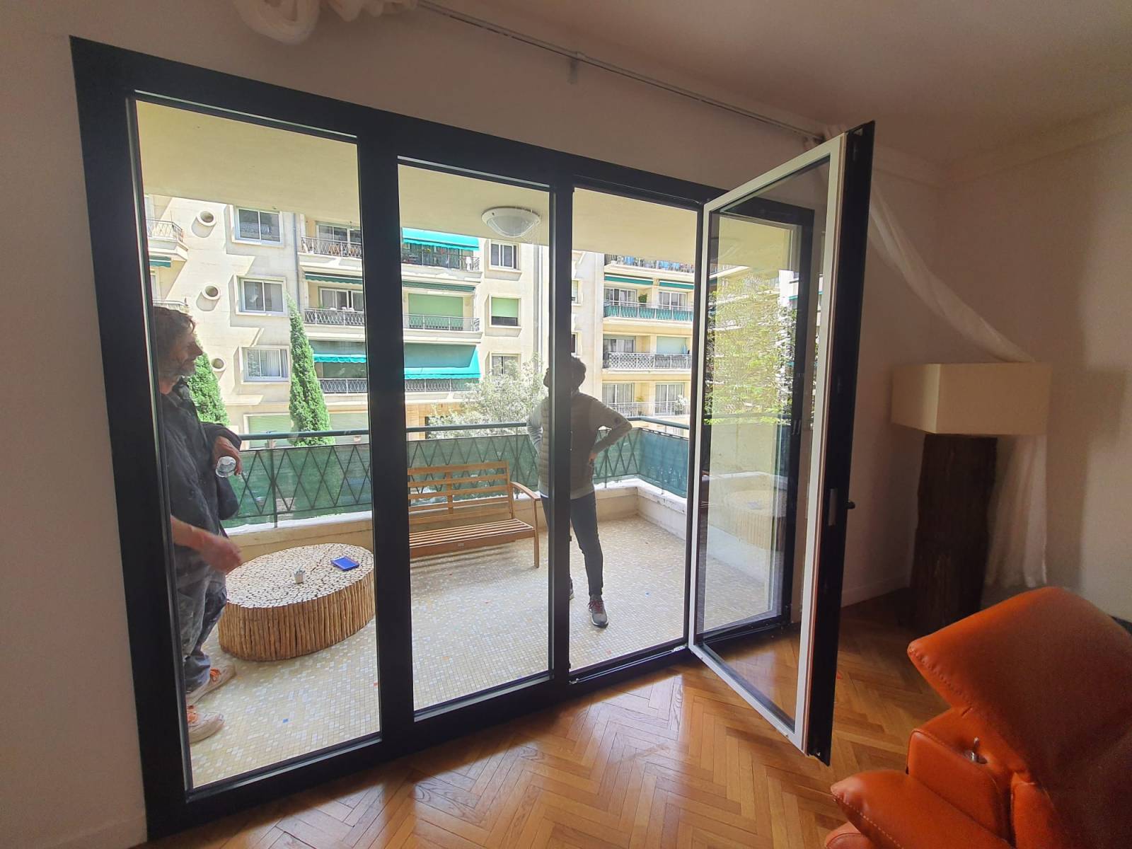 Installation de baies bi-colore avec des professionnels à Marseille 13008