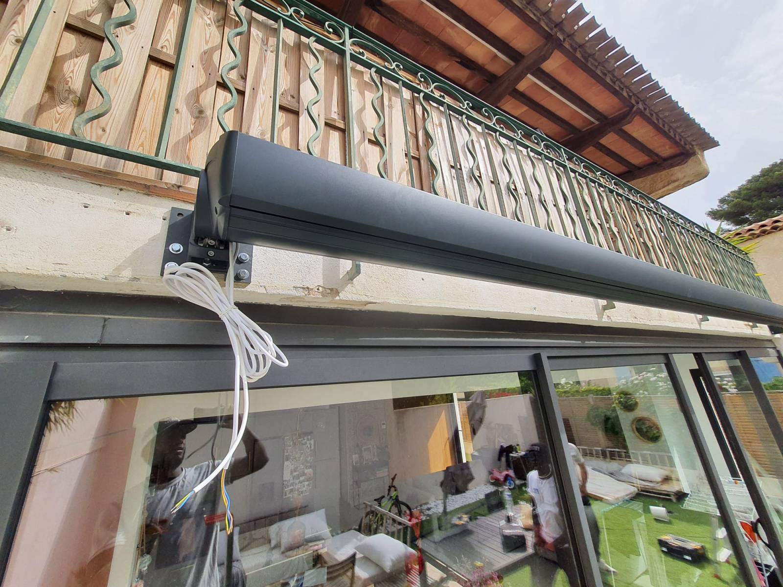 Peut-on installer des stores sur des fenêtres en aluminium ? à Marseille13012 les Camoins