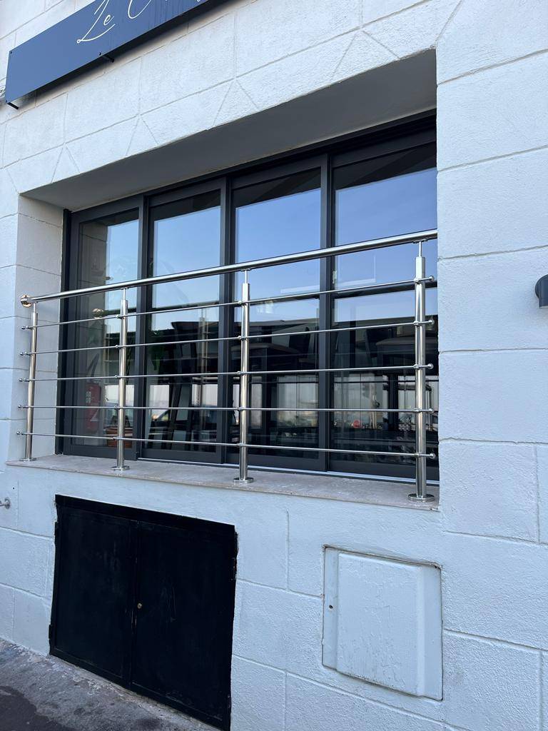 Grand Sud Habitat, spécialiste en menuiserie extérieure et devanture de restaurant à Marseille 13008