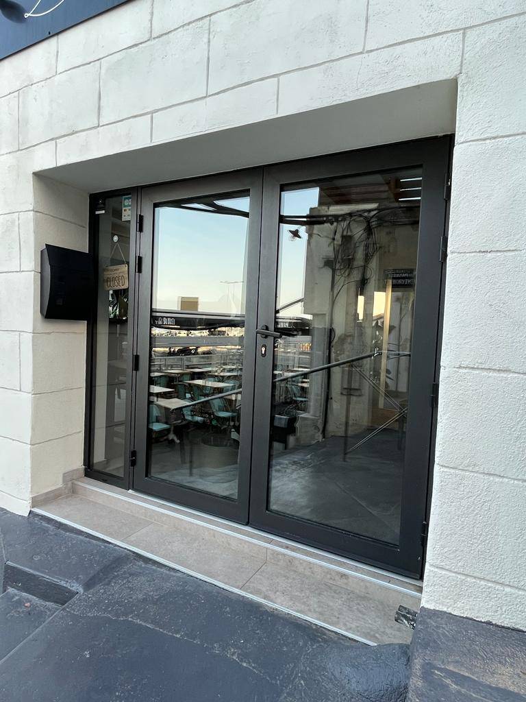 Grand Sud Habitat, spécialiste en menuiserie extérieure et devanture de restaurant à Marseille 13008