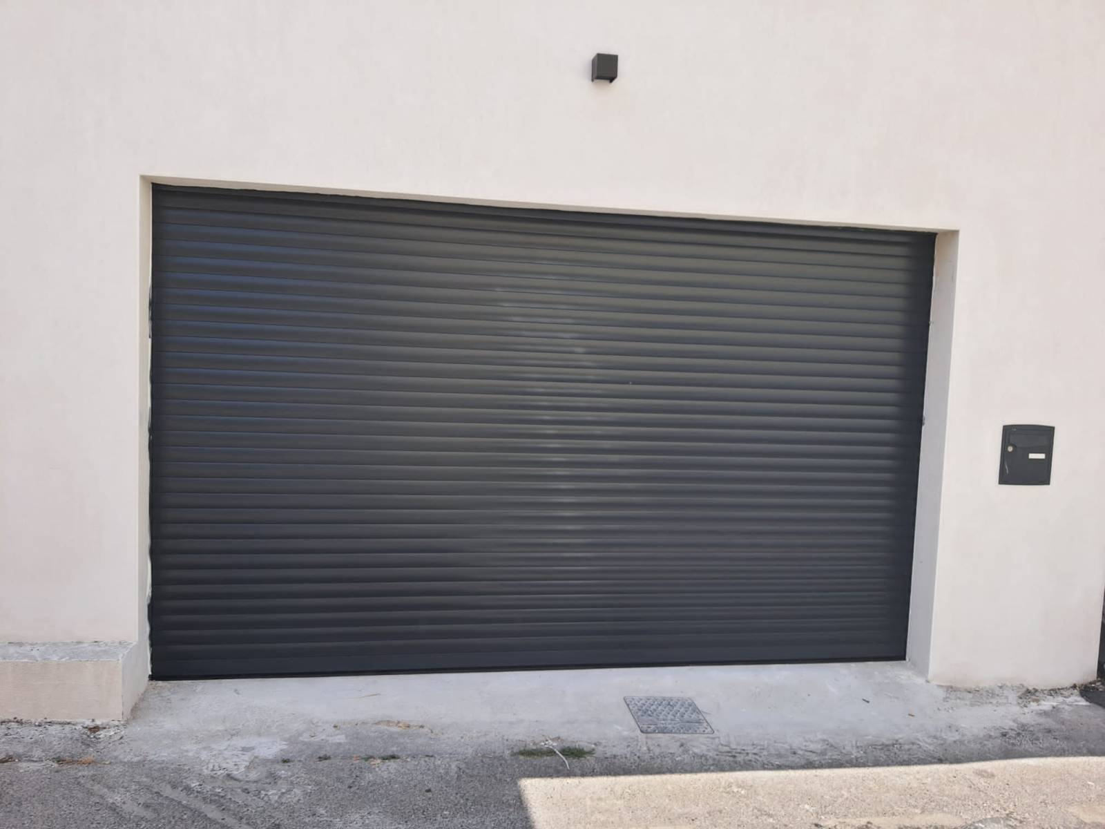 Installation de volets roulants en alu sur mesure au meilleur prix à Aubagne 13400