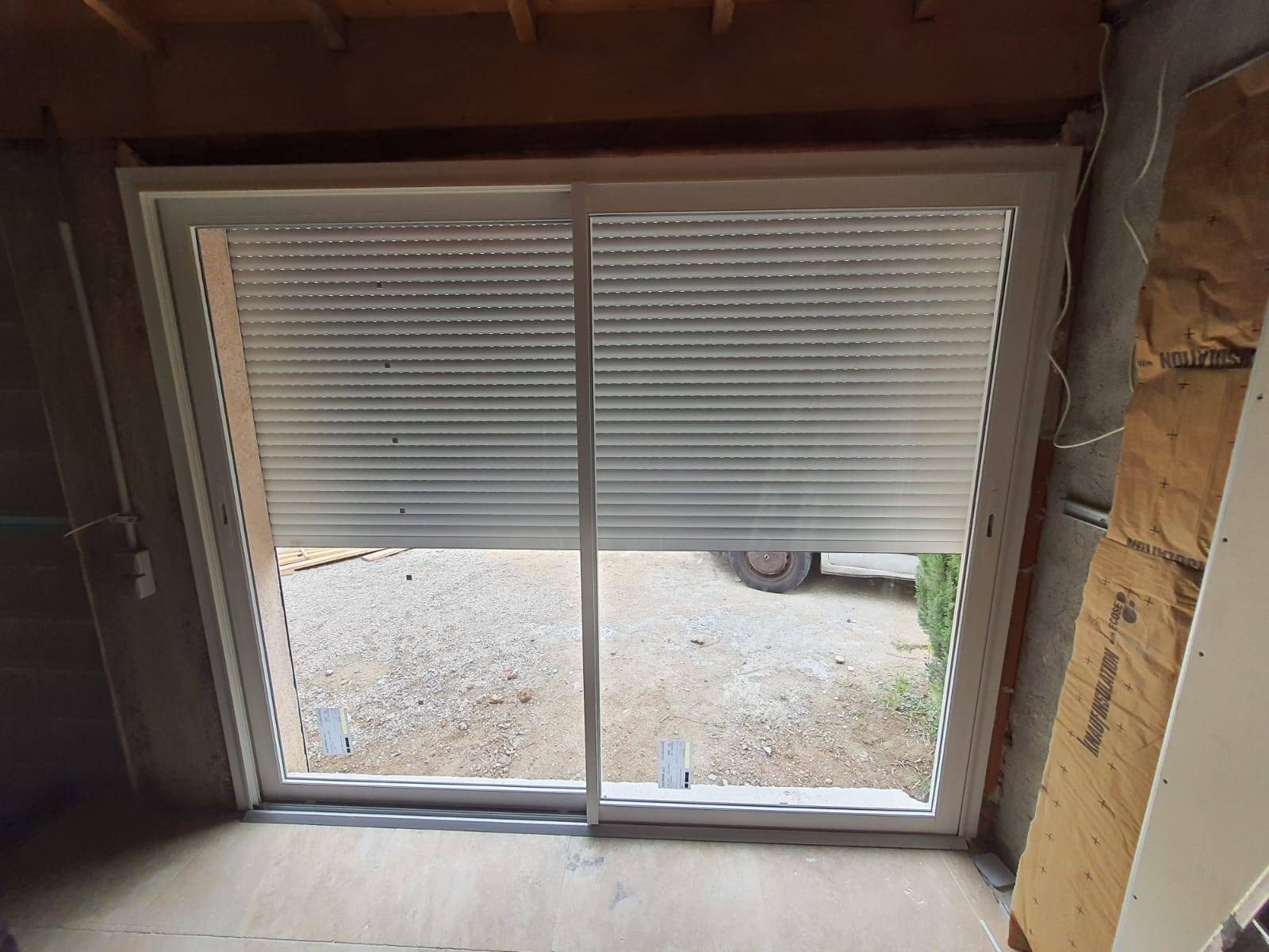 Installation d’une baie vitrée coulissante pas cher près d’Aubagne