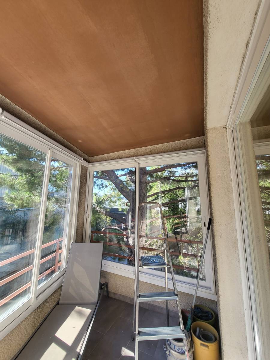 Fermeture de balcon en aluminium sur-mesure à Auriol par le spécialiste Grand Sud Habitat