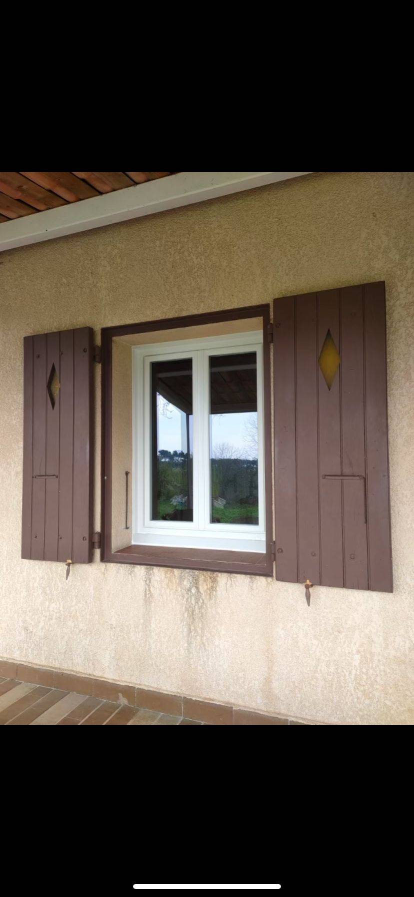 Installation de fenêtres pvc performantes avec un spécialiste en menuiserie à Marseille 13010 Rabatau