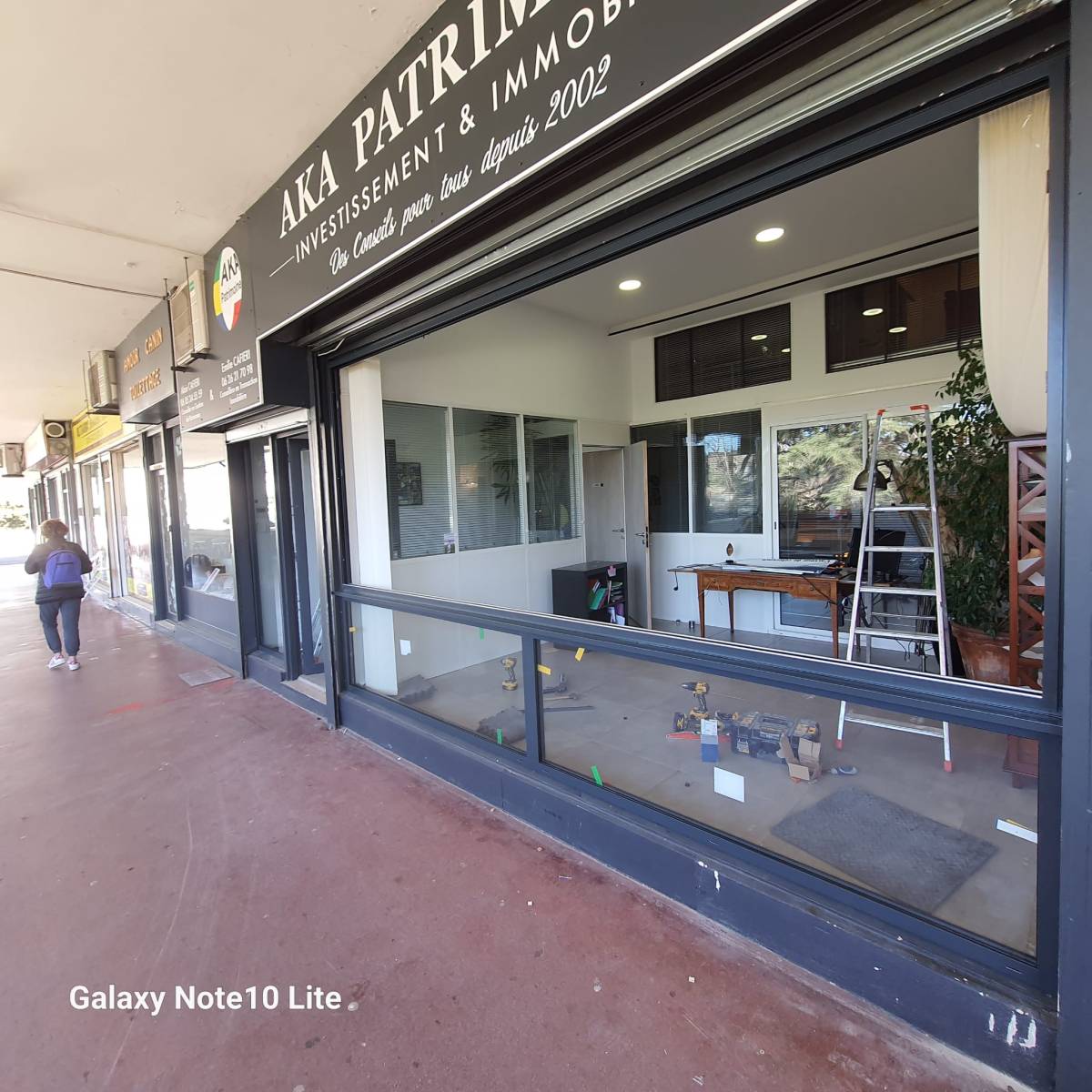 Fourniture et pose de devanture aluminium pour professionnels à Marseille 13001