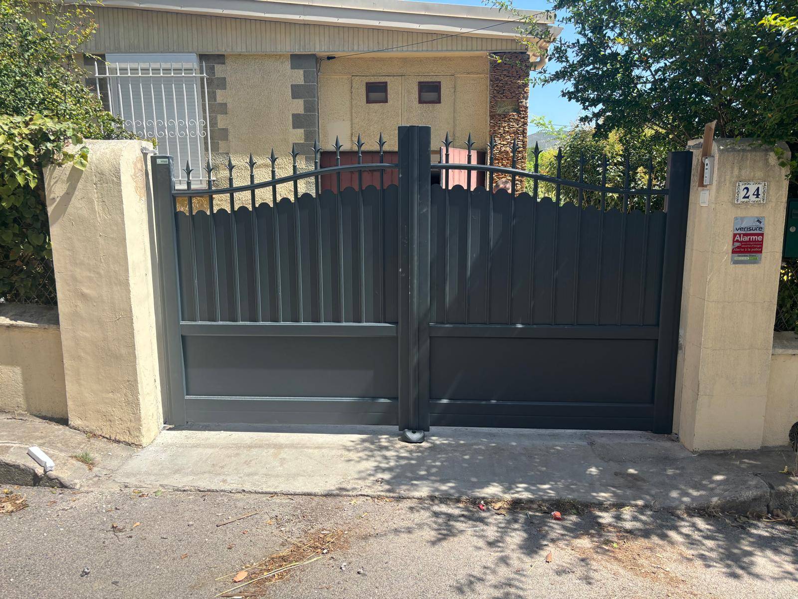 Portail alu RAL 7016 vue ext