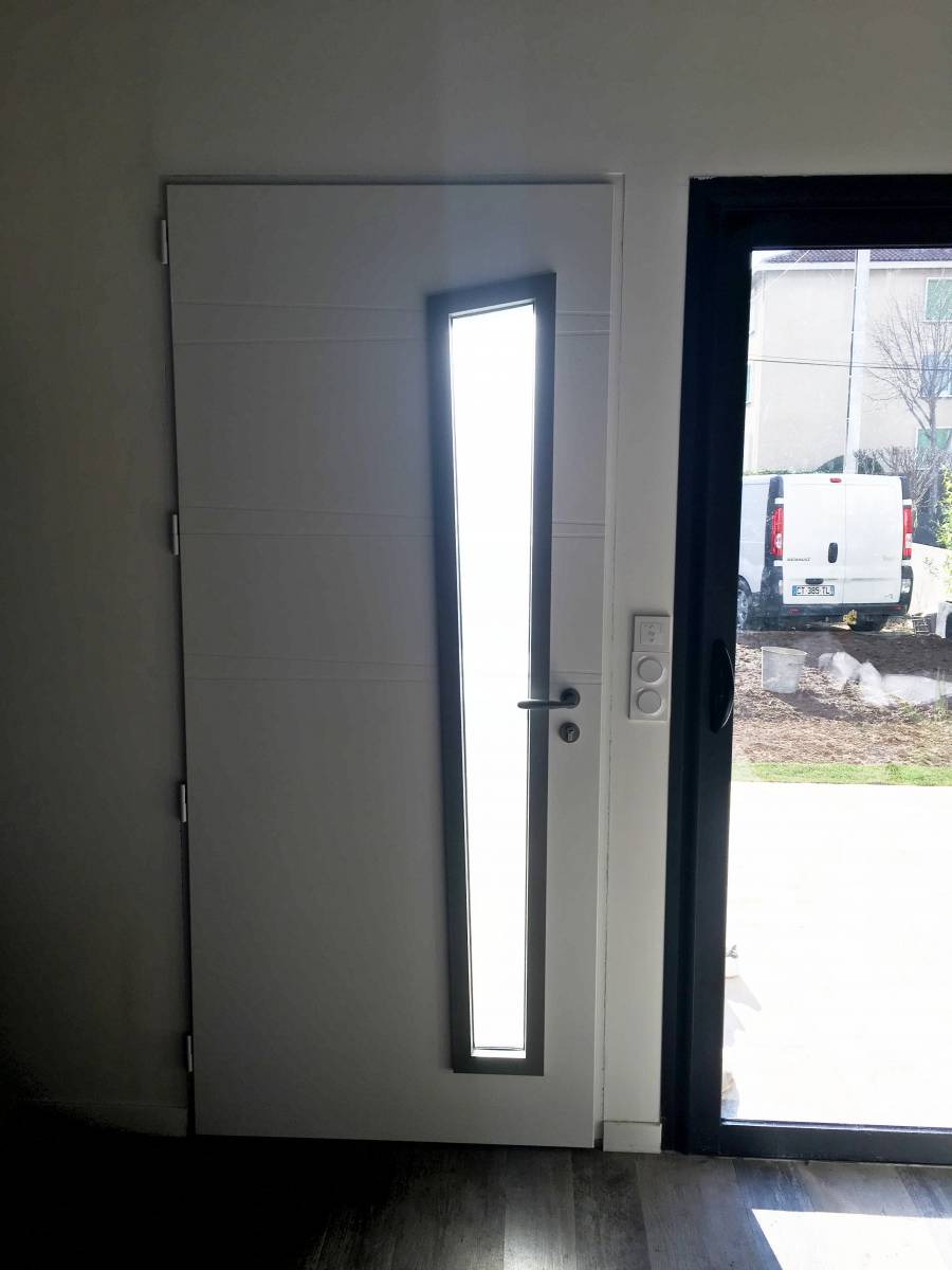 Porte d’entrée en aluminium de la marque de BeL'M modèle OPALE sur Marseille