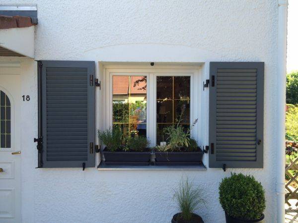 Volets battants en Aluminium ou PVC sur mesure posés par votre spécialiste Grand Sud Habitat sur Marseille.