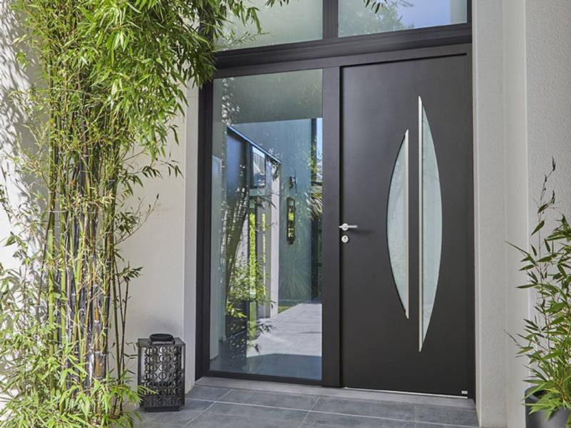 Spécialiste de la fourniture et pose de portes d'entrée et portails à Marseille et Bouches-du-Rhône