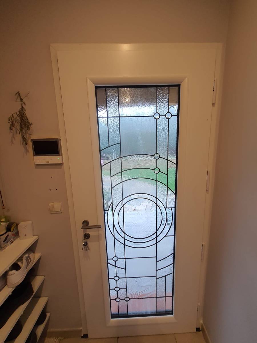 Installation d'une porte d'entrée en aluminium Arapao bicolor, conception sur mesure à Allauch 13190