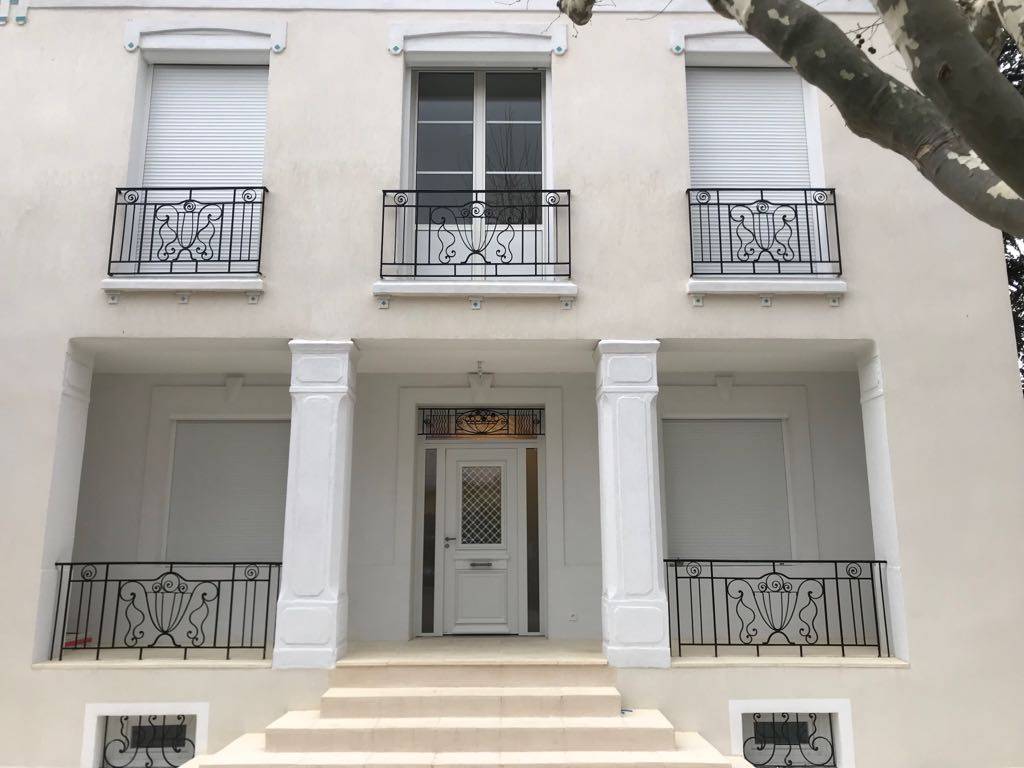 Rénovation et pose de fenêtre et porte fenêtre en aluminium posé par votre spécialiste Grand Sud Habitat