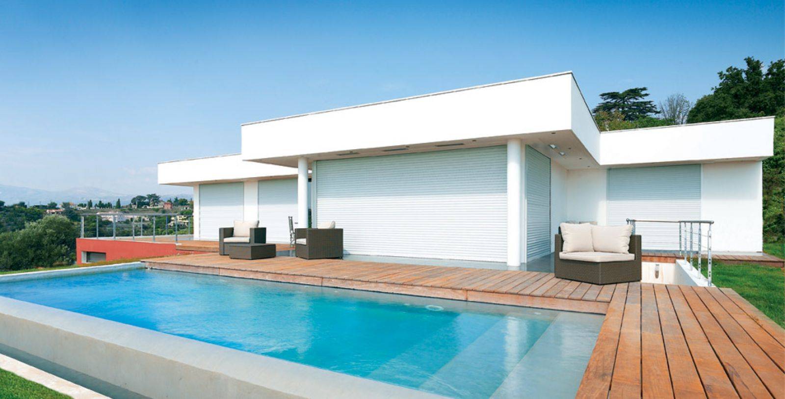 Des volets roulants sur mesure en PVC fabriqués en France et posé sur Marseille et ses alentours