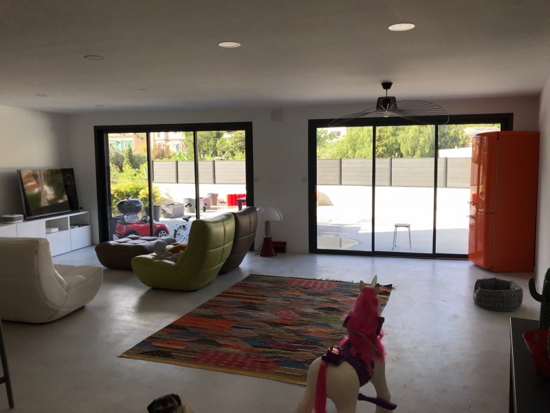 Pose baies vitrées coulissantes sur mesure , en aluminium 