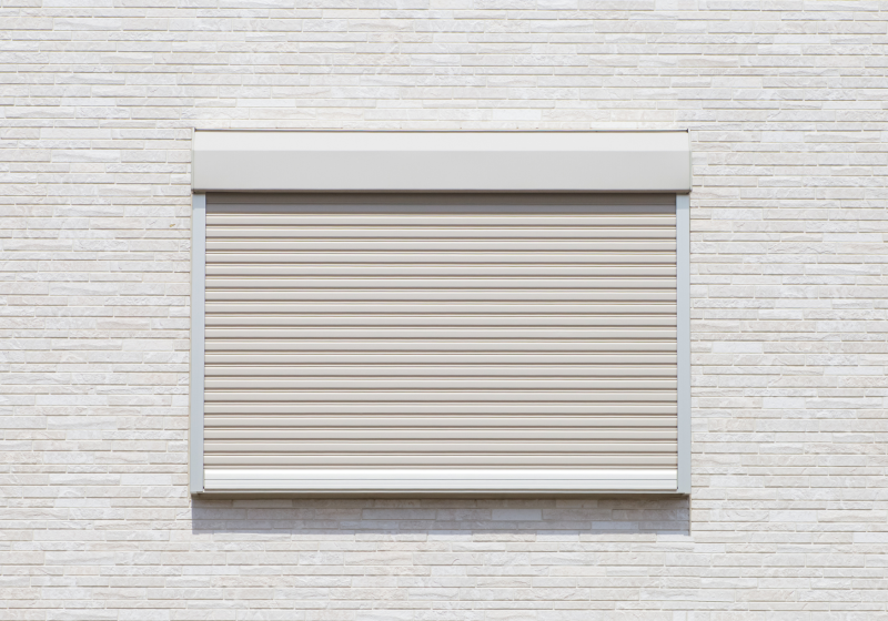 Acheter un volet roulant en alu sur-mesure dans une entreprise de confiance à Marseille dans les Bouches-du-Rhône