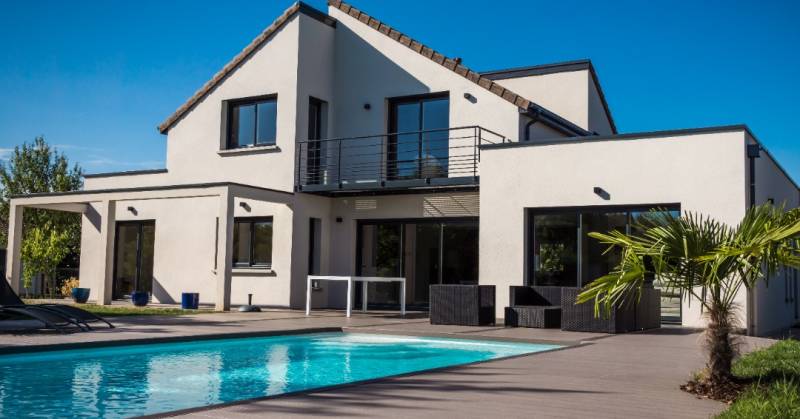 Grand Sud Habitat, entreprise familiale crée en 2003, idéalement située en plein cœur de Marseille est spécialisée dans la fourniture et l'installation de tout types de menuiseries et fermetures.