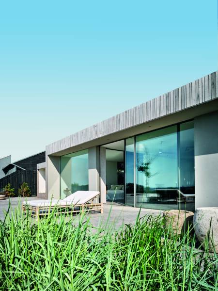 Trouver des professionnels pour faire poser une fenêtre grise RAL 7016  pas cher à Marseille .