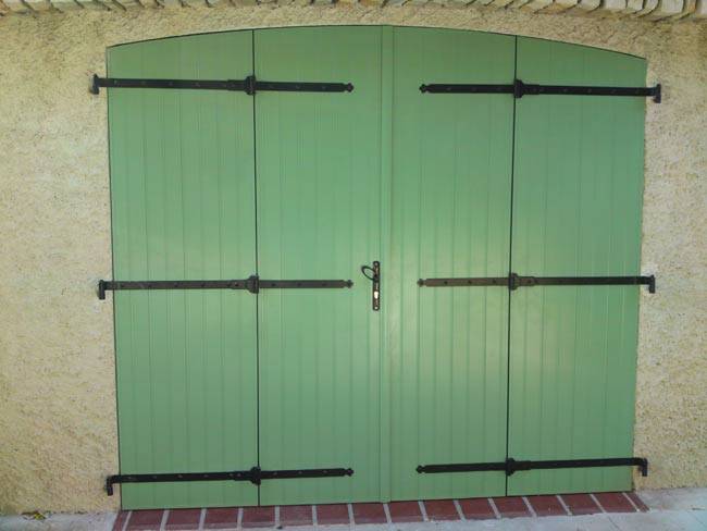 Les volets battants isolants pour des économies d'énergies posés sur Marseille et ses alentours