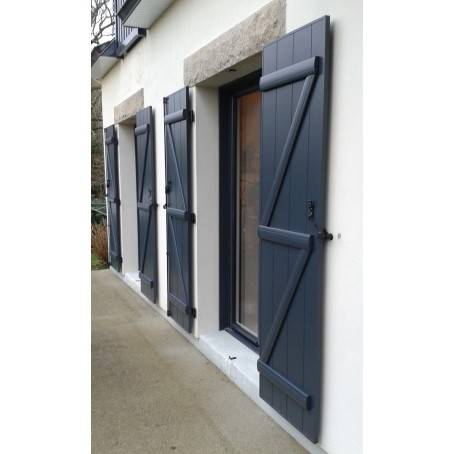 Pose de Volets battants aluminium à lames verticales barres et écharpes Z à Marseille